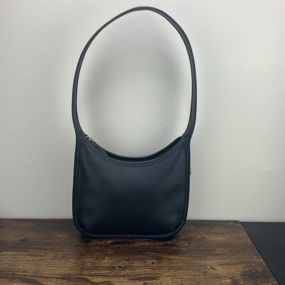 New Coach Curve Zip Shoulder Bag Black Glovetan Leather